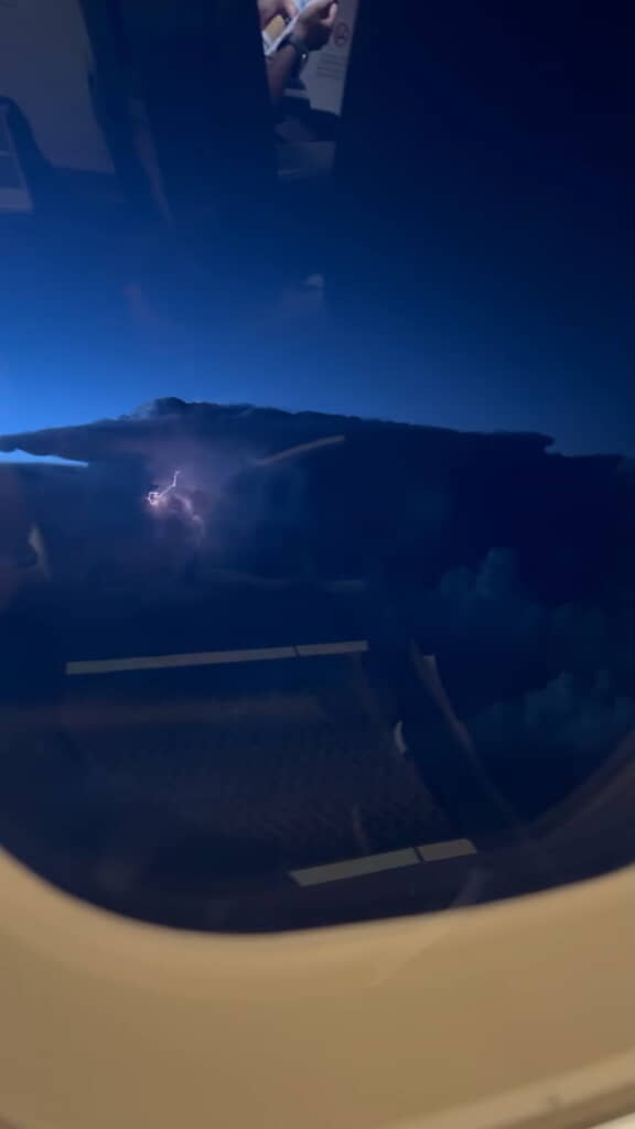 光の筋も見えた