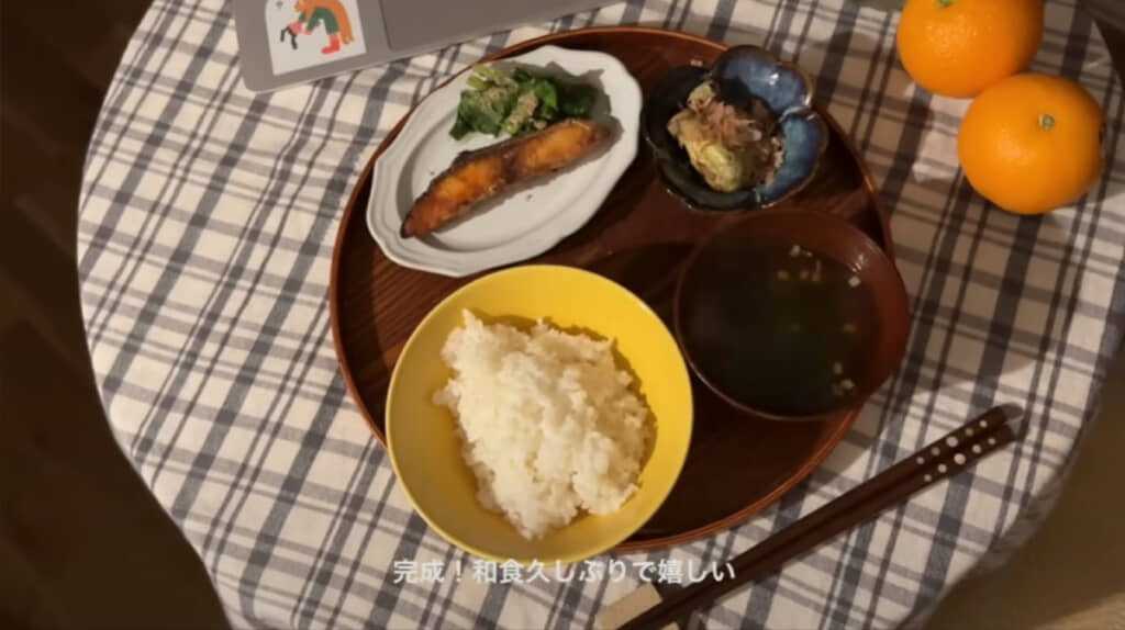 主食・主菜・副菜がそろった晩御飯が完成