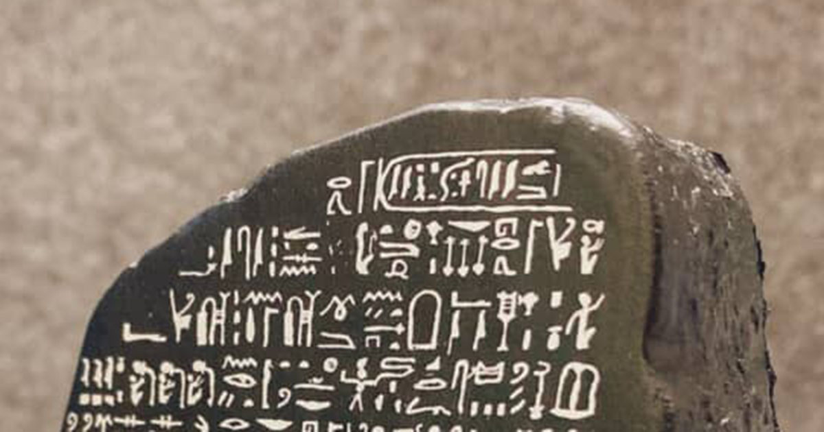 妻「イギリス土産なんでもいいよ」→夫が買ってきたのは……　まさかのアイテムが996万表示「え、欲しいんやがw」「センス独特すぎて」（1/2） | ライフスタイル ねとらぼ