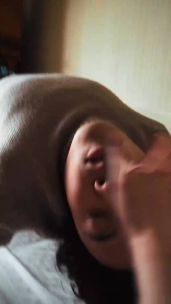 ……をたたき起こす平手