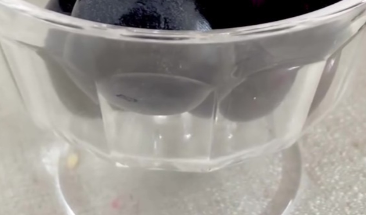 5歳息子が食べようとした果物→まさかの正体とわかっても……「え、45歳でも食べる…」「いやいや、騙されませんよ」　共感続出の光景に反響（1/3） | ライフスタイル ねとらぼ