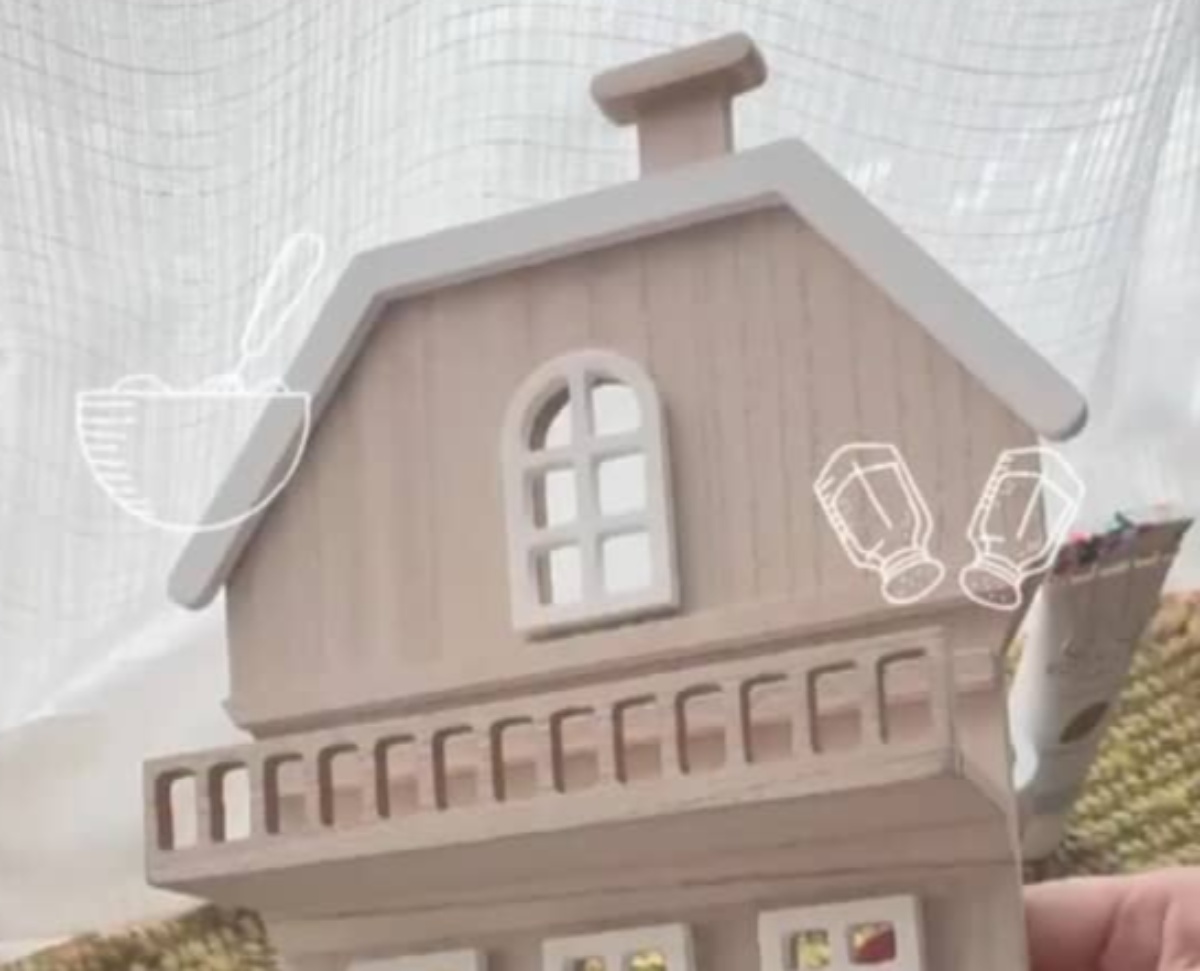 素朴な木製ラック→ジブリ風に塗り替えたら……「まんまですね！」　ファンも驚く仕上がりに「映えまくり」「天才すぎる」（1/3） | ライフスタイル ねとらぼ