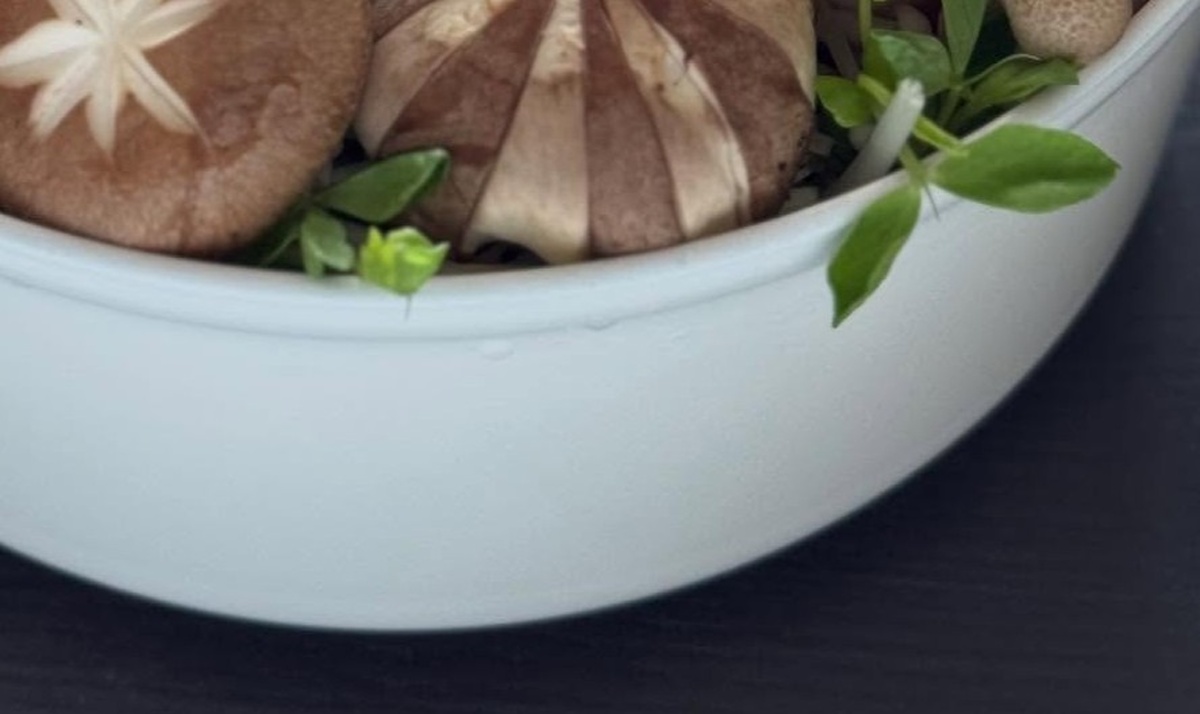 秋の味覚をこれでもかと詰め込んで鍋を作ったら……　圧巻のビジュアルに「このままお渡ししたいくらい可愛い！」「寄せ植えみたい」　（1/3） | ライフスタイル ねとらぼ