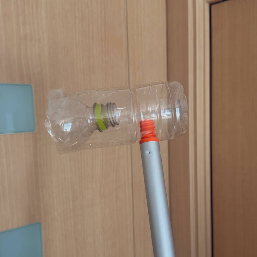 星さんが自作した「手作り虫捕獲器」（画像提供：星︎︎さん／@akarii2013）