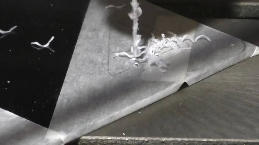 塩ビ板に穴をあける