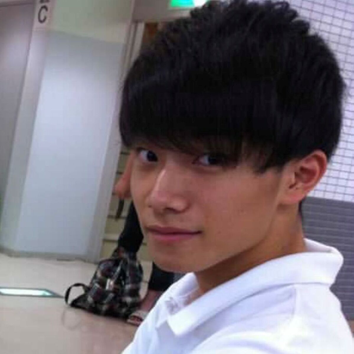 爽やか男子高校生→13年後……　予期せぬ“まさかの姿”に黄色い悲鳴「ヤバい超好き」「同い歳とは思えない！」 | ライフスタイル ねとらぼ