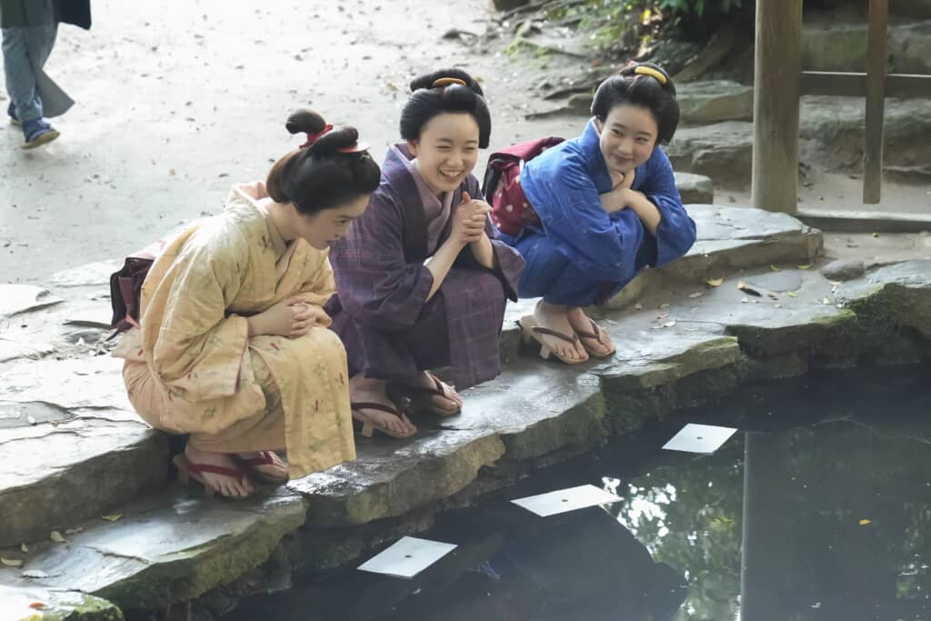 有名な恋占いをするトキ