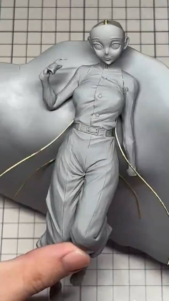 服のシワまで掘られてリアルに