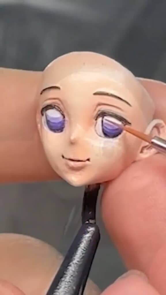 瞳は手描き。濃淡まで塗り分けている