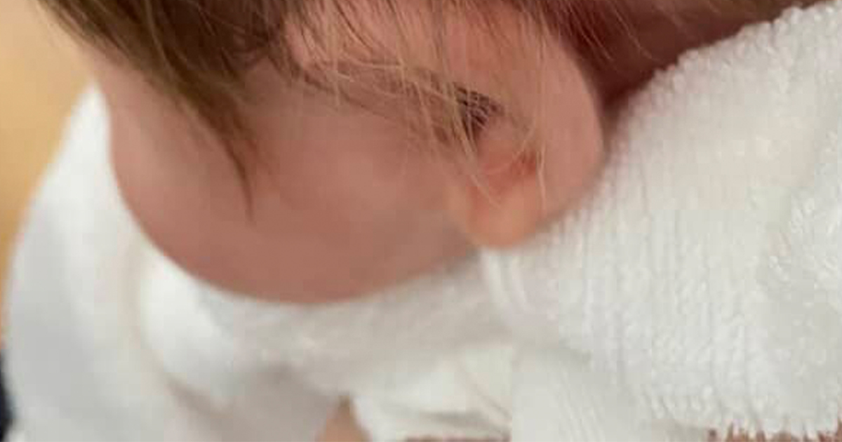 生後1カ月の赤ちゃん、助産師に「今しかない」と言われた“貴重な髪色”とは……? 「お洒落!」「可愛すぎます」と583万表示(1/2) | 育児 ねとらぼ