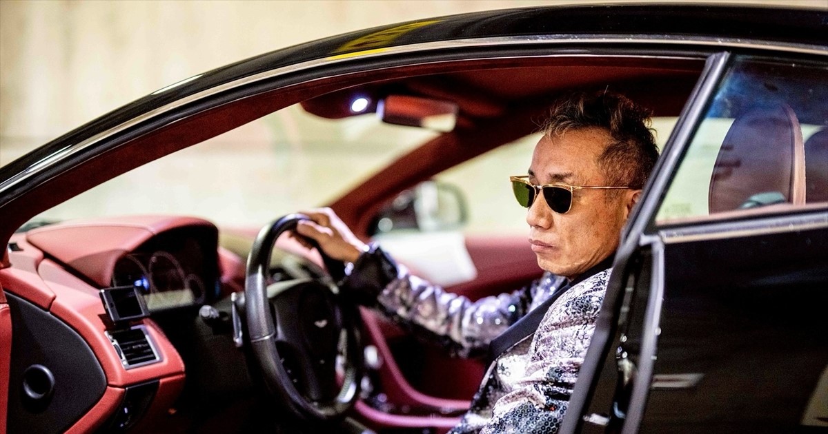 大*ん様 長渕剛　カウントダウンライブ2009　スタッフ用パーカー 長渕剛オフィシャルショップで誕生パーティ上映会 - 音楽ナタリー