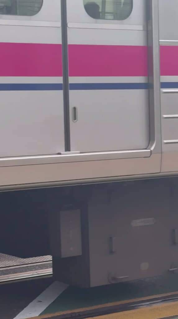 長い車両にヤキモキ