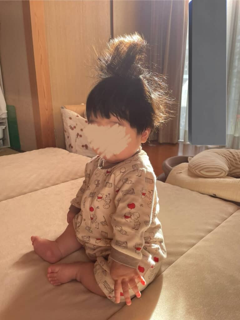 髪の毛が立ち上がってる！