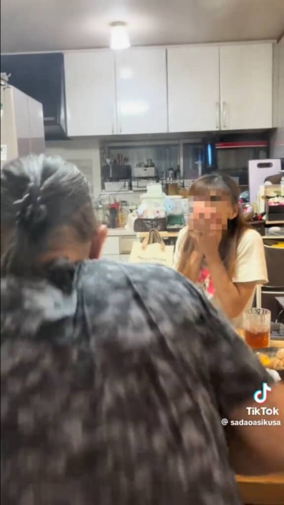 深夜に実家に帰ってきた息子