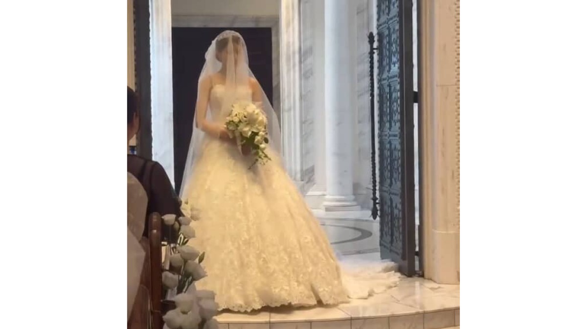 愛娘の結婚式、新婦入場でエスコートするはずの父が……「想像を超えてきた」　“焦る一幕”が190万再生「泣いちゃうこんなの」（1/2） | ライフスタイル ねとらぼ