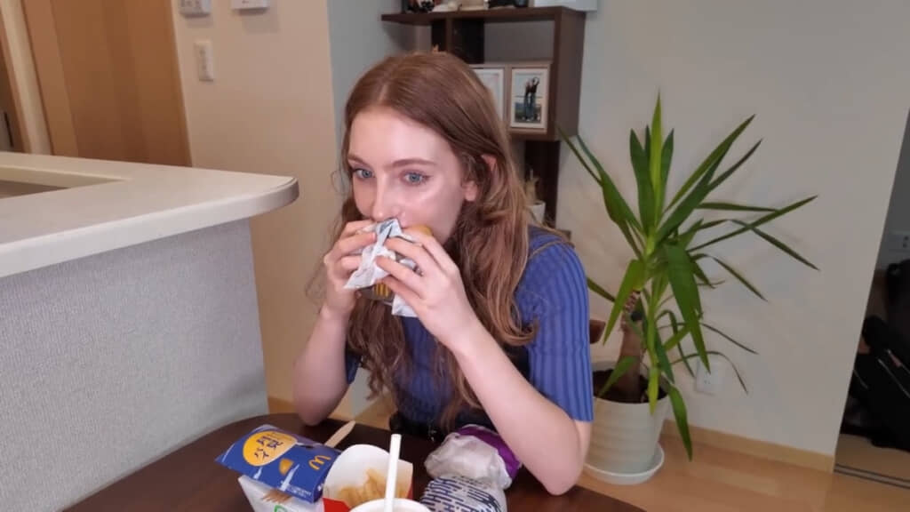 果たして「とろ旨すき焼き月見」を食べた感想は……