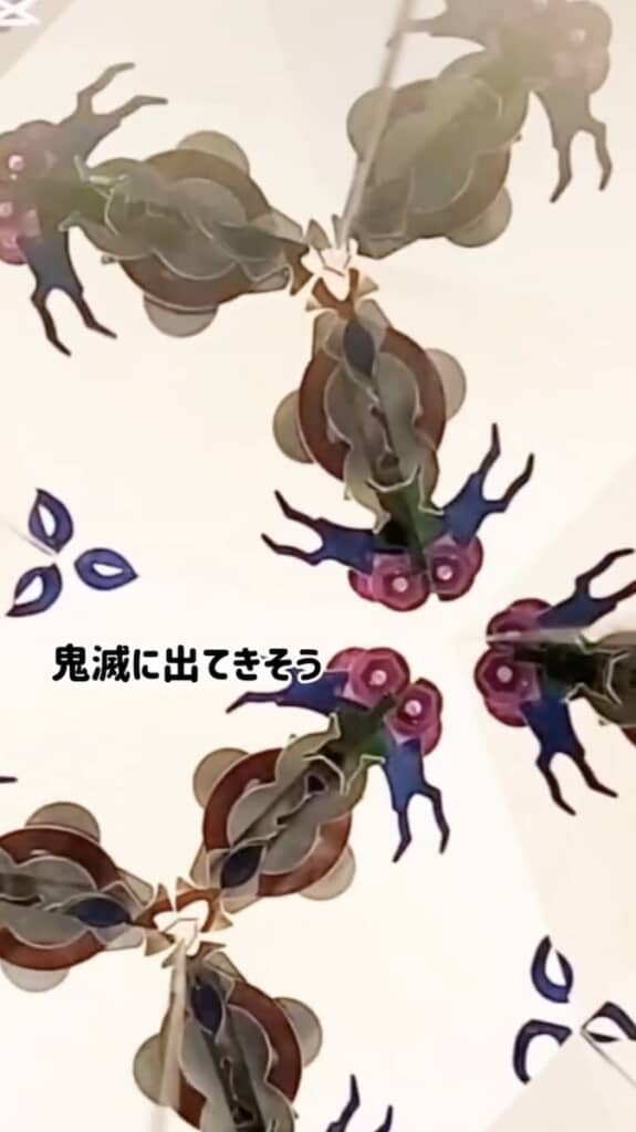 漫画に出てきそうなデザインの虫も