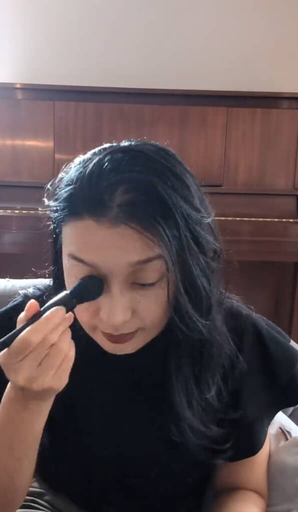 アイメイクは力強さを意識