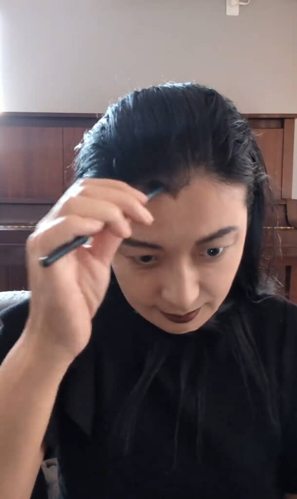 生え際を描き足す