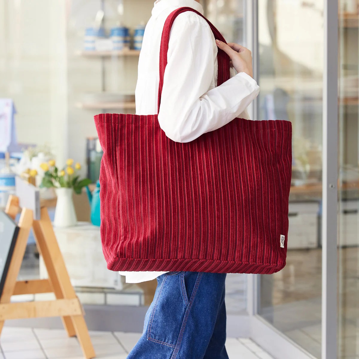 コメダ珈琲　赤い椅子　クッション　トートバック ソファ柄ビッグトート – コメダ珈琲店 公式オンラインショップ