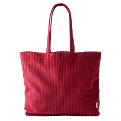 ソファと同化しちゃう…！」 コメダの“赤い椅子生地のビッグ