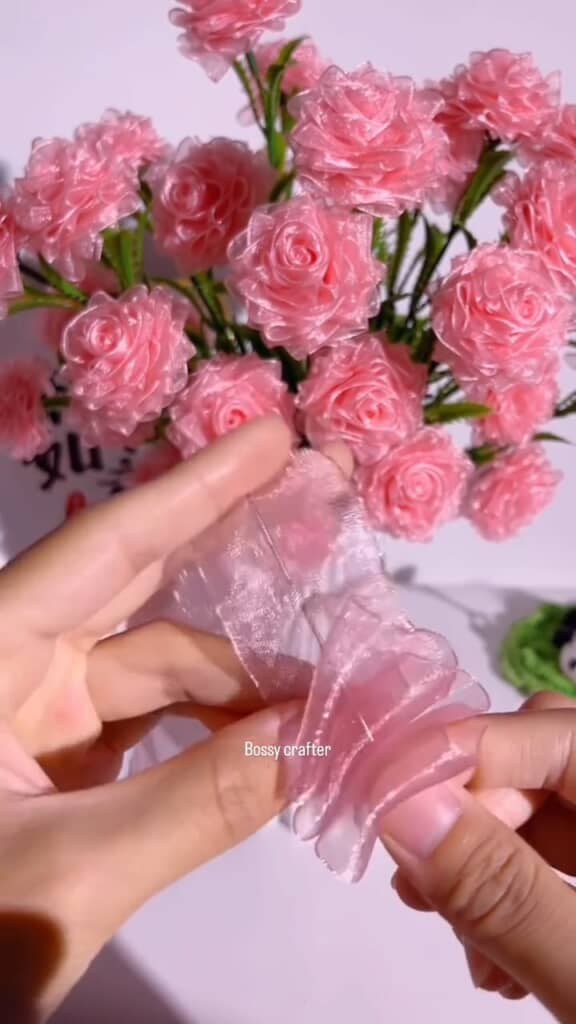 リボンを折り畳んで串刺しに。ちょっと鳥皮串みたい