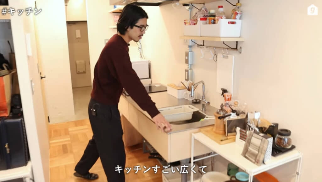 キッチンはリノベーションされており広くて使いやすい