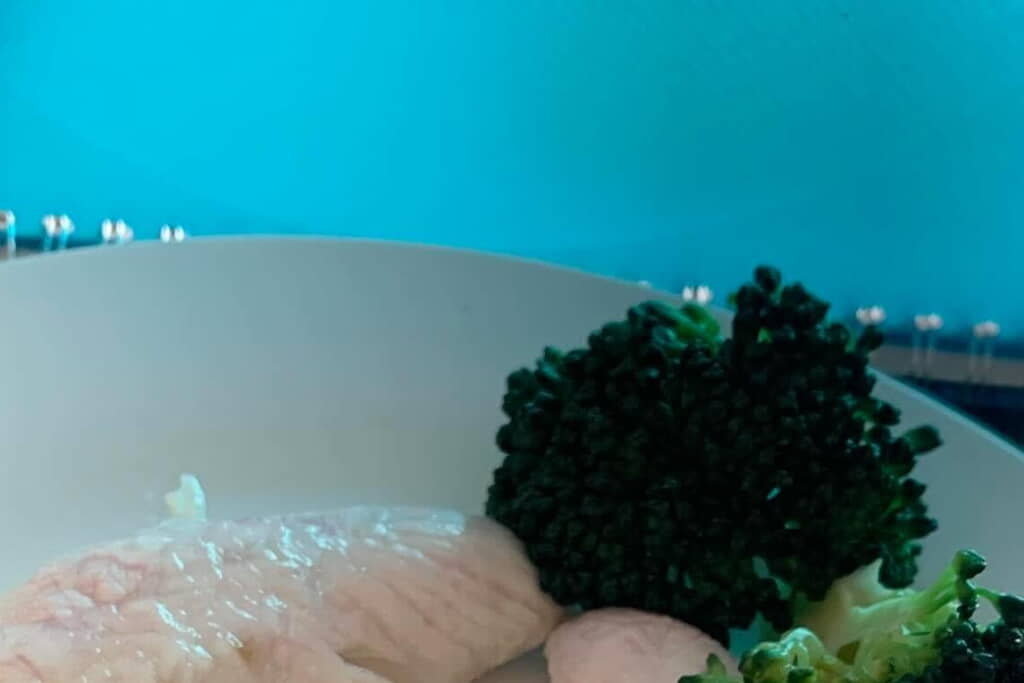 あやめさんが盛り付けたとりささみは……