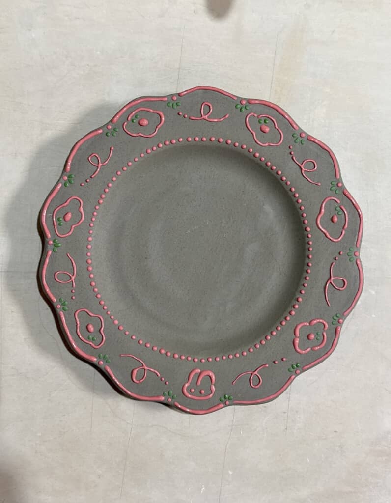 焼く前の状態。こちらは花＋グリーン＋うさぎ