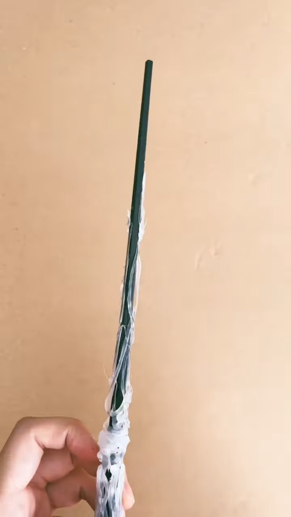 杖特有のゴツゴツとした造形が完成