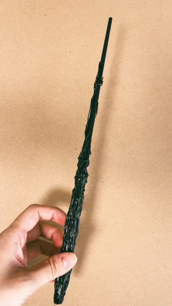 魔法の杖のような姿に変身