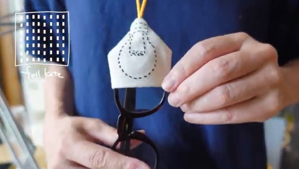 Dカンにメガネを引っかけたら完成です