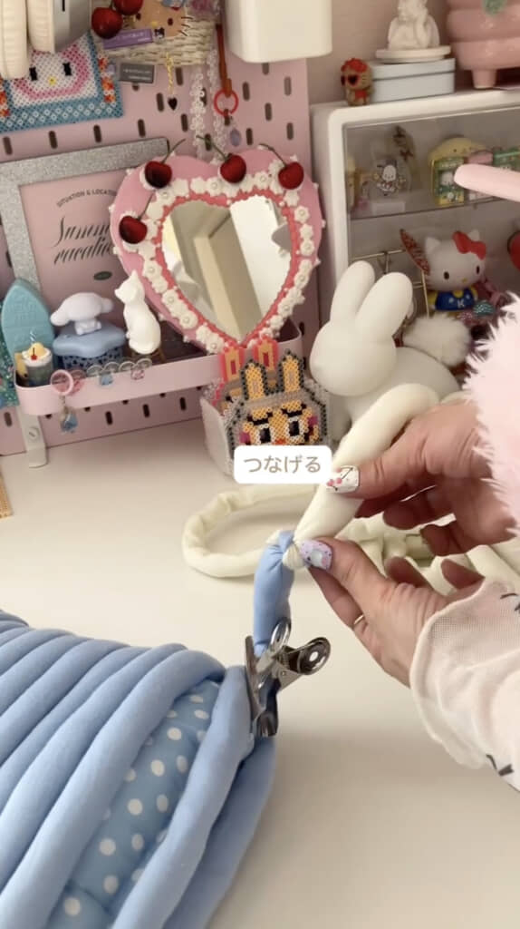 糸同士を結んで色を変えます