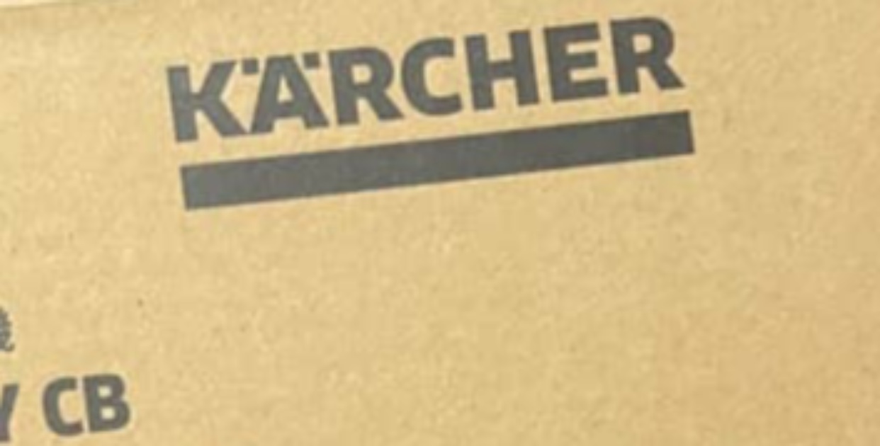 「掃除が楽しくなります」「小さくて軽い最高」　3年放置のベランダを大人気のケルヒャーで洗ってみると……　“買ってよかった”と思った理由（1/3） | ライフスタイル ねとらぼ