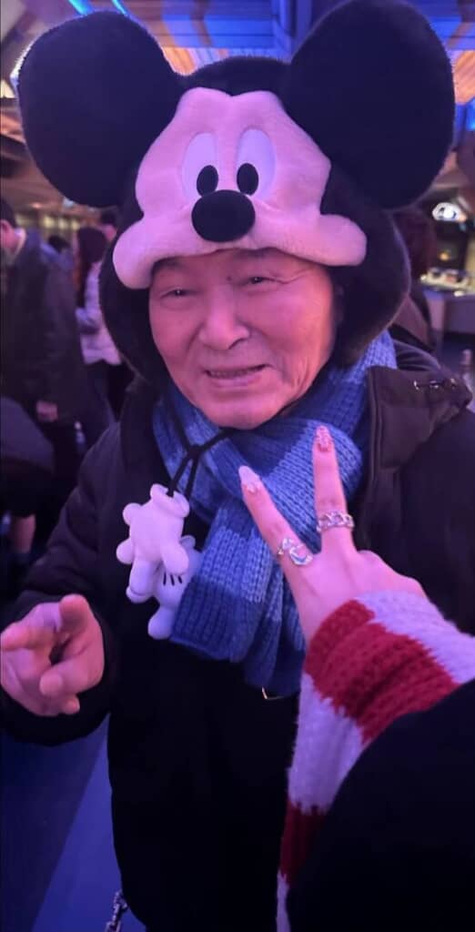 帽子とマフラーがよく似合ってます