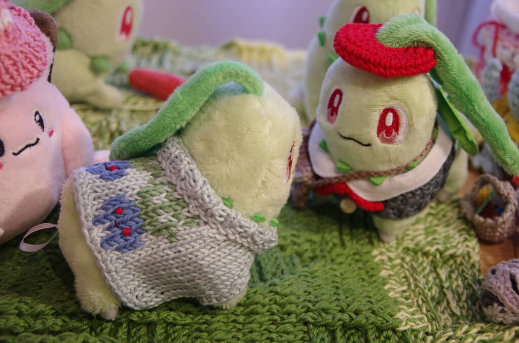 手編みのニットをポケモンのぬいに着せてみると……　尊すぎる姿に悶絶【かぎ針編み】