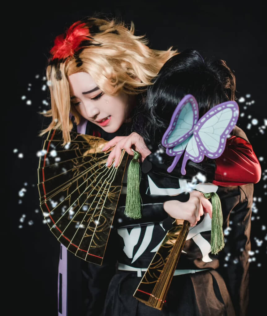 しのぶを抱きしめる童磨