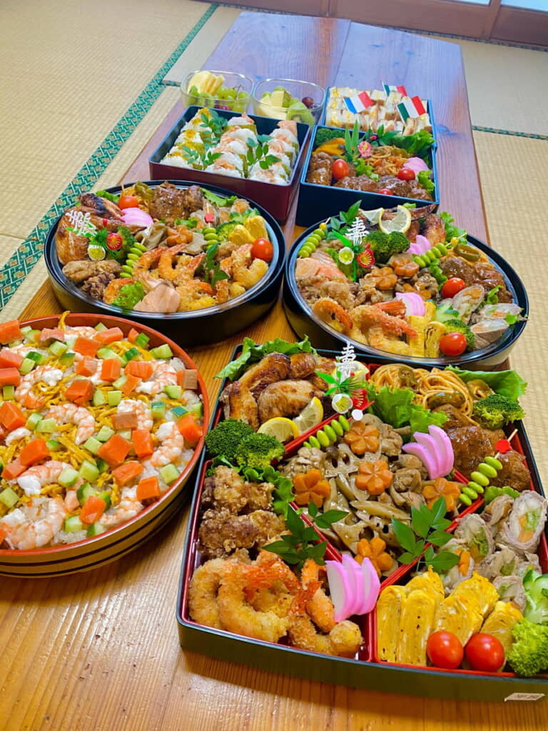 お重が7段にフルーツ