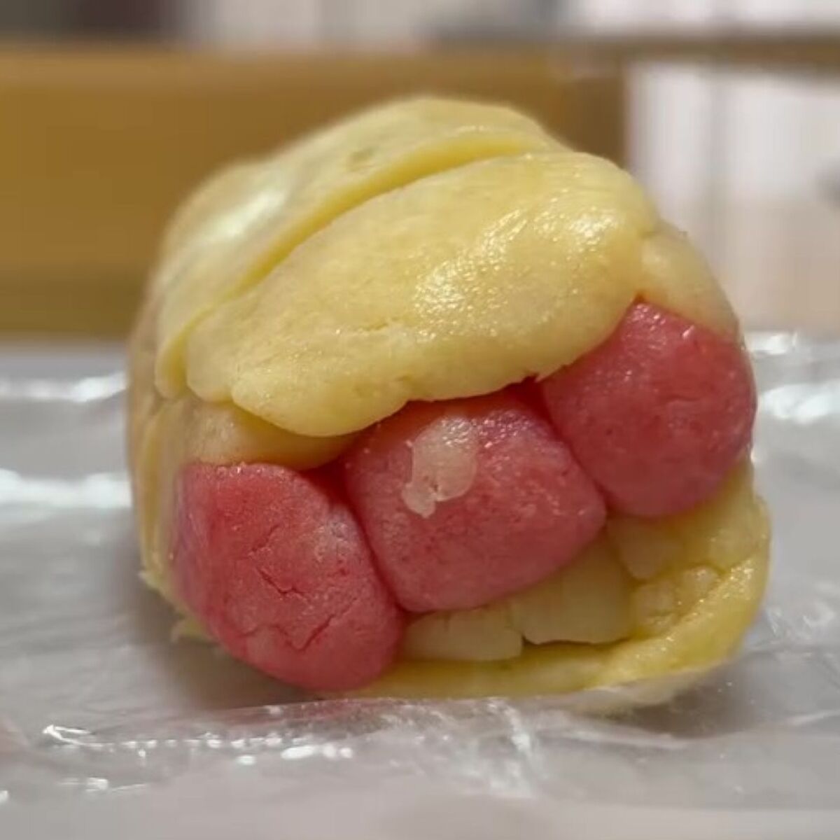 お顔シワシワの“アンパンマン”クッキー→切ったら……　まさかの中身に「声出た」「やめてお腹いたいw」と103万再生 | グルメ ねとらぼ