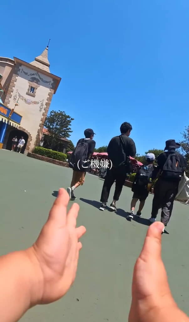 小さなお手てでパチパチ