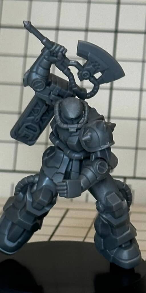 塗装前のガンダムアッセンブルのザクII