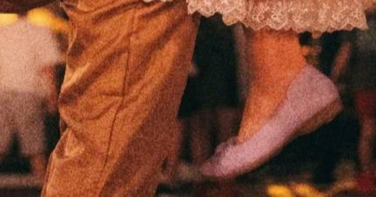 ディズニーで「本物？！」と驚かれた2人→脳がバグる“衝撃の姿”に「待って」「なんだこの素敵カップル」 | ディズニー ねとらぼ