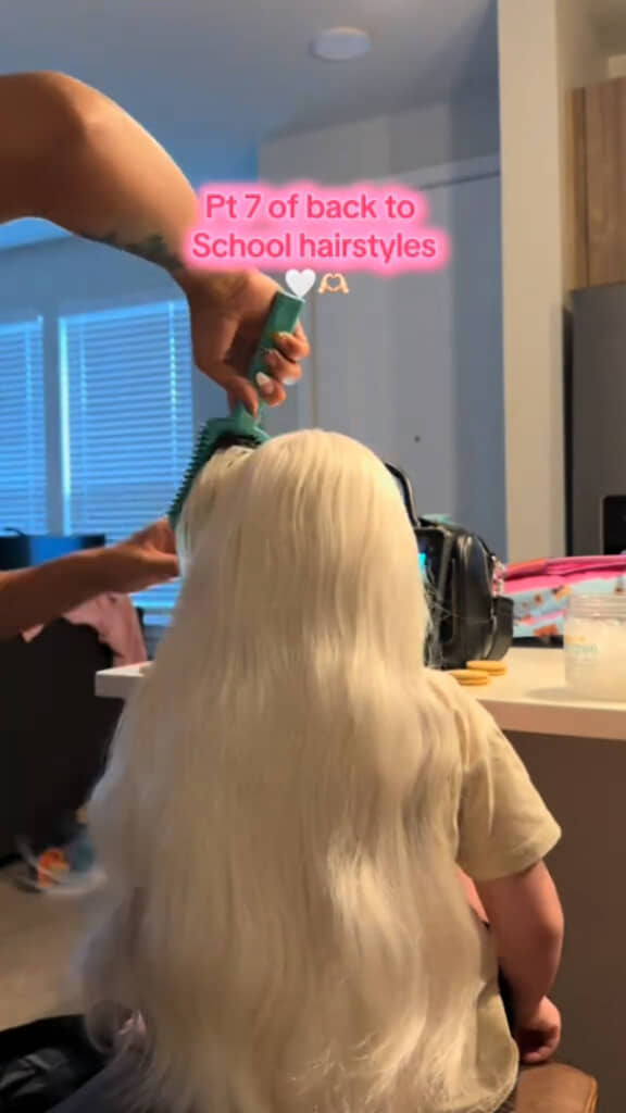 サラサラでふわふわのホワイトヘアです