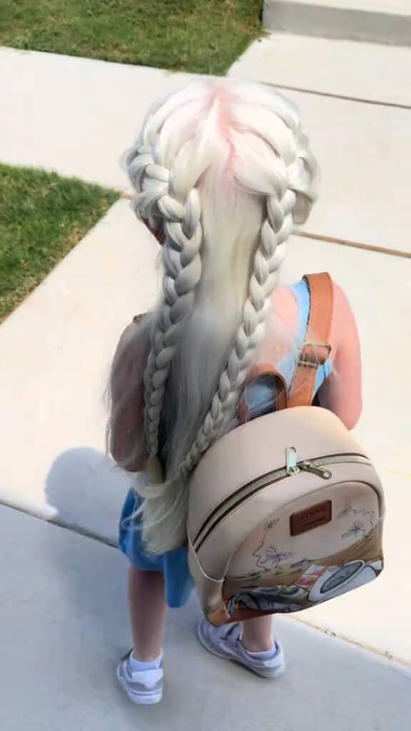 少し大人っぽい編み込みスタイルもすてき！