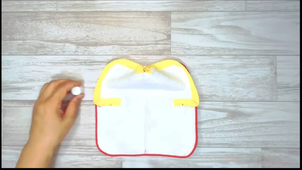 タオルの上半分にファスナーをつけました