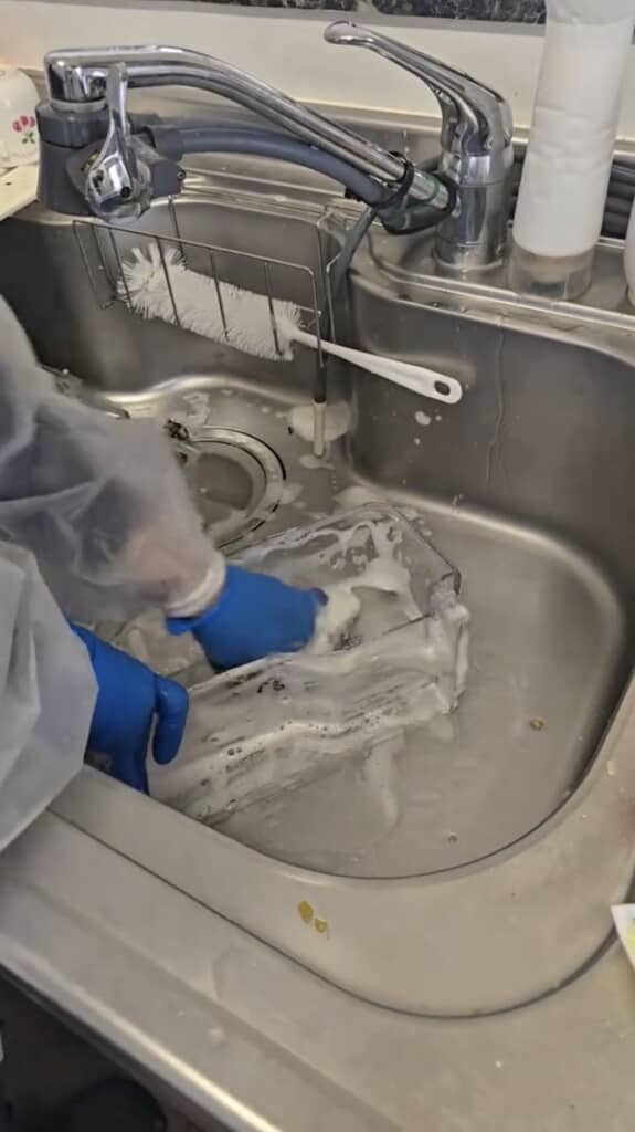 ポケットをしっかり洗います