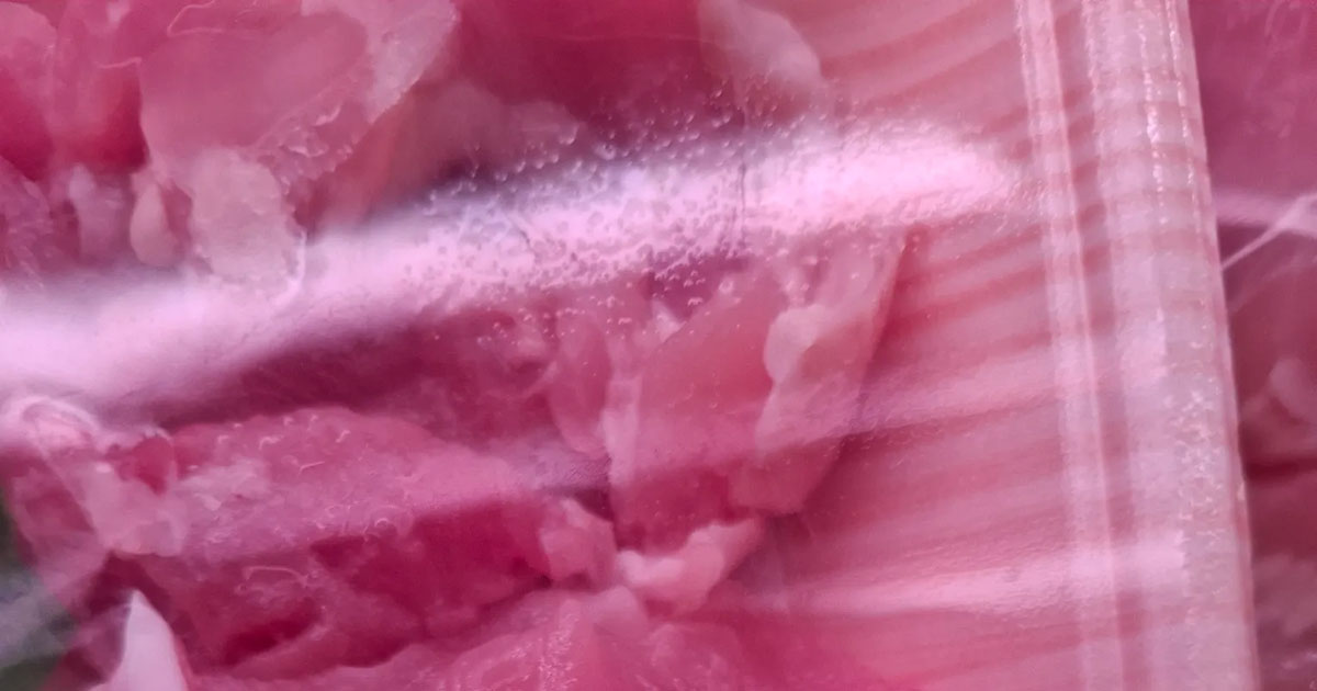 スーパーの鶏肉→よく見ると……　日本人なら読めてしまう“まさかの勘違い”に「夫と笑いました」「どこの部位なんだろう」（1/3） | ライフスタイル ねとらぼ