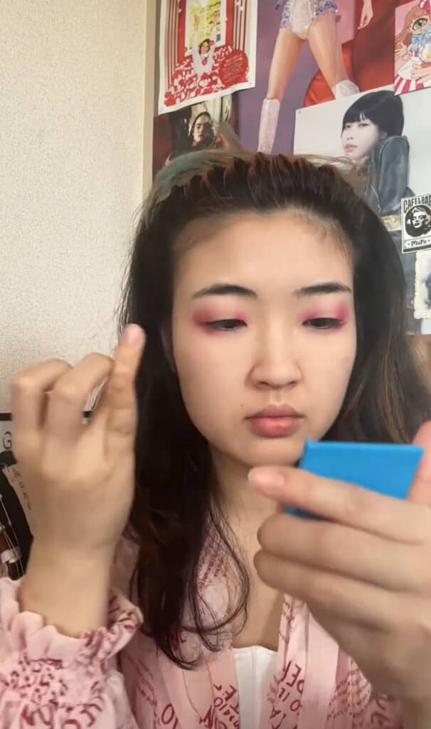 ビビッドピンクを主役に