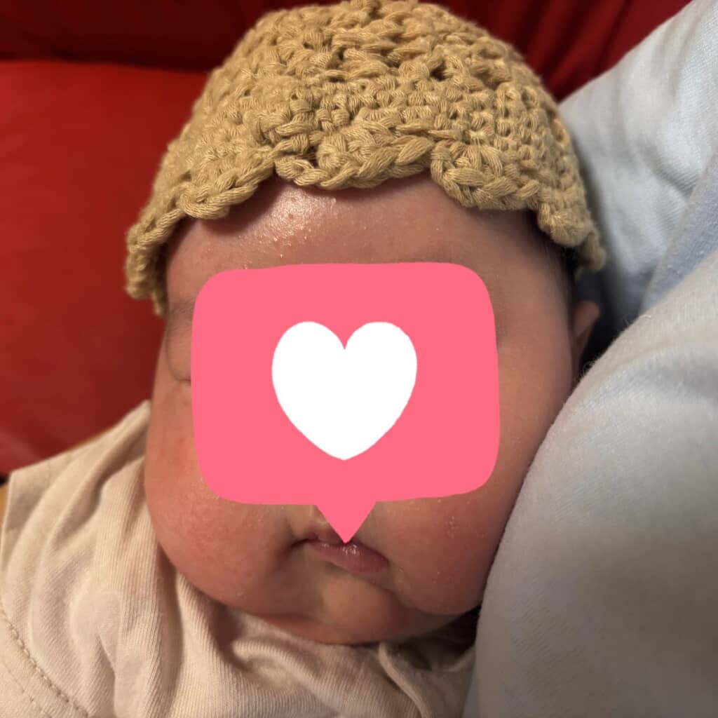 めちゃくちゃかわいいけれど、大仏さまのような赤ちゃんに