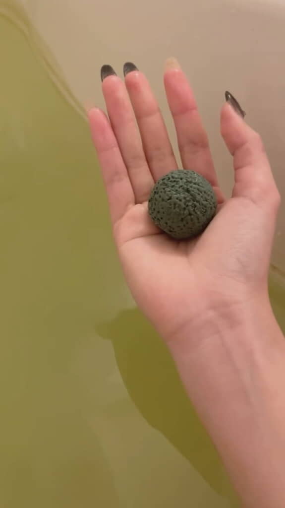 そしてあの緑色の玉も……